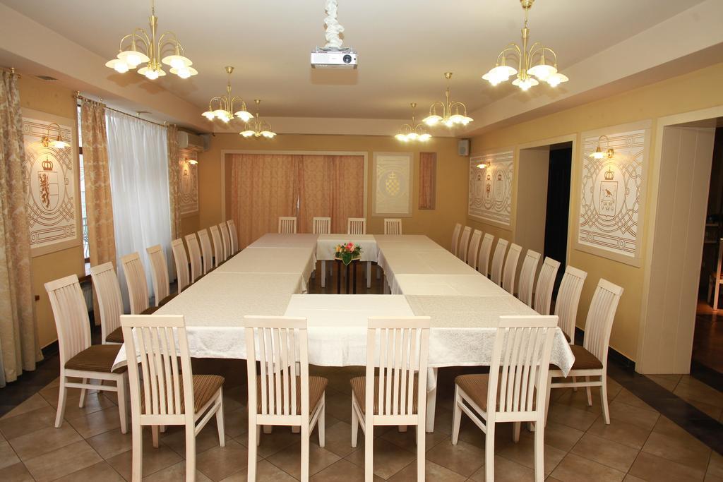 Fontush Boutique Hotel ايفانو - فرانكيفسك المظهر الخارجي الصورة